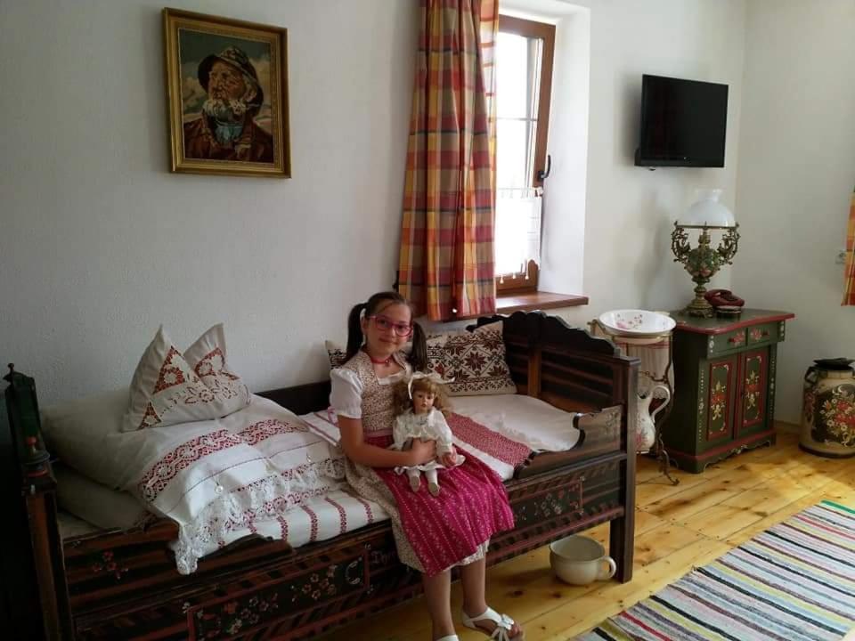Retro Regina Otel Bazna Dış mekan fotoğraf